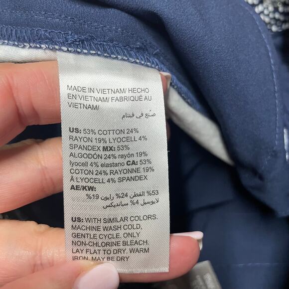 Chicos Womens Navy Blue White Polka Dot High Waist Capri Ankle Pants 6 Small - Picture 5 of 9